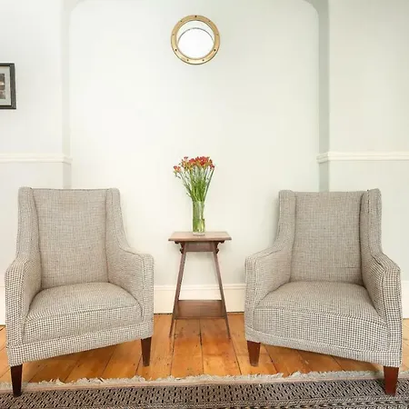Daire Georgian 2 Bedroom Flat On Gloucester Road *
