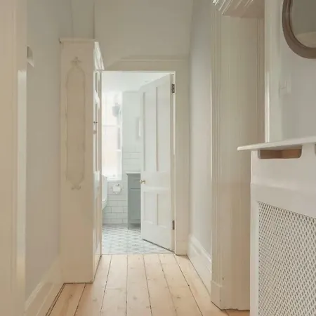 Apartment Georgian 2 Bedroom Flat On Gloucester Road *