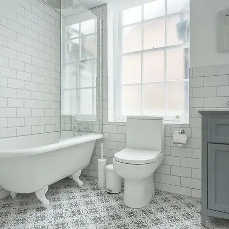 Apartment Georgian 2 Bedroom Flat On Gloucester Road *