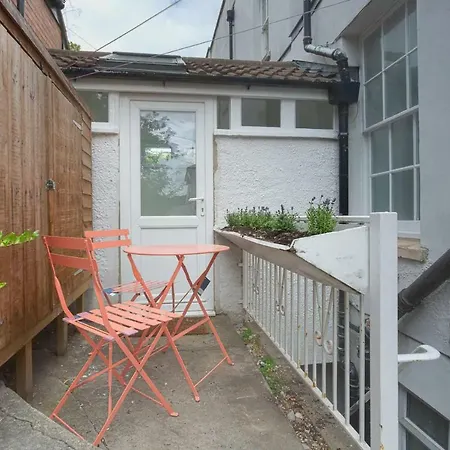 Apartment Georgian 2 Bedroom Flat On Gloucester Road *