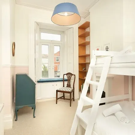 Georgian 2 Bedroom Flat On Gloucester Road Bristol